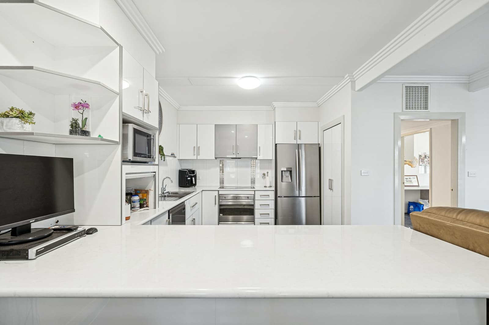 30-32 Kurrajong Avenue,Leeton, Leeton - Thumbnail 2