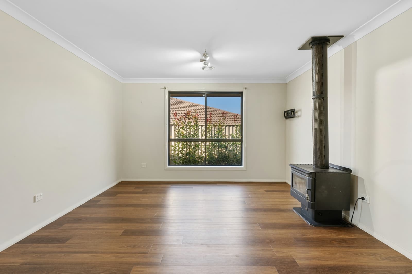 31 Pippin Way,Orange, Orange - Thumbnail 2