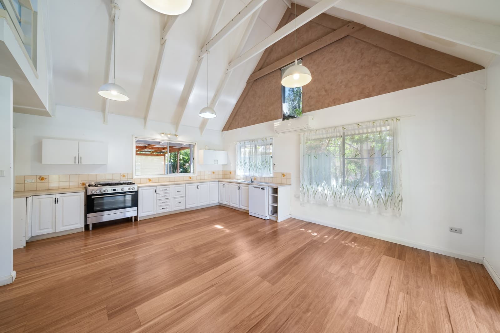 11 Slade Crescent,Port Macquarie, Port Macquarie - Thumbnail 2