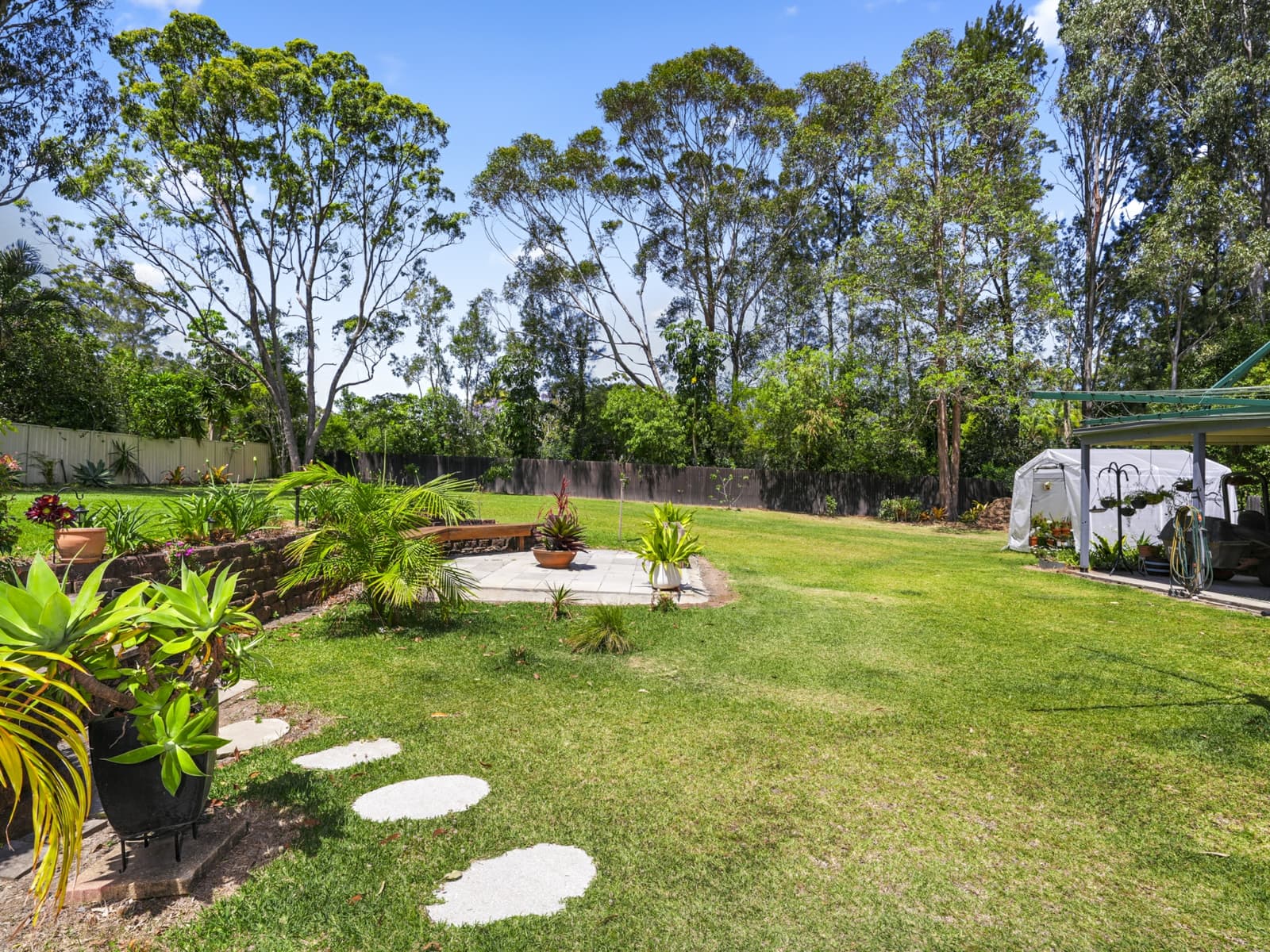 4 Topaz Drive,Emerald Beach, Emerald Beach - Thumbnail 2