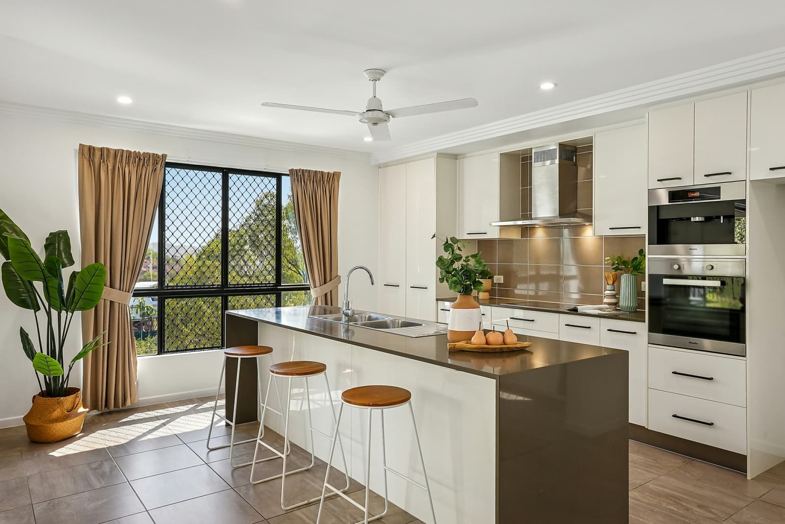 71 Yarrawonga Drive,Castle Hill, Castle Hill - Thumbnail 3