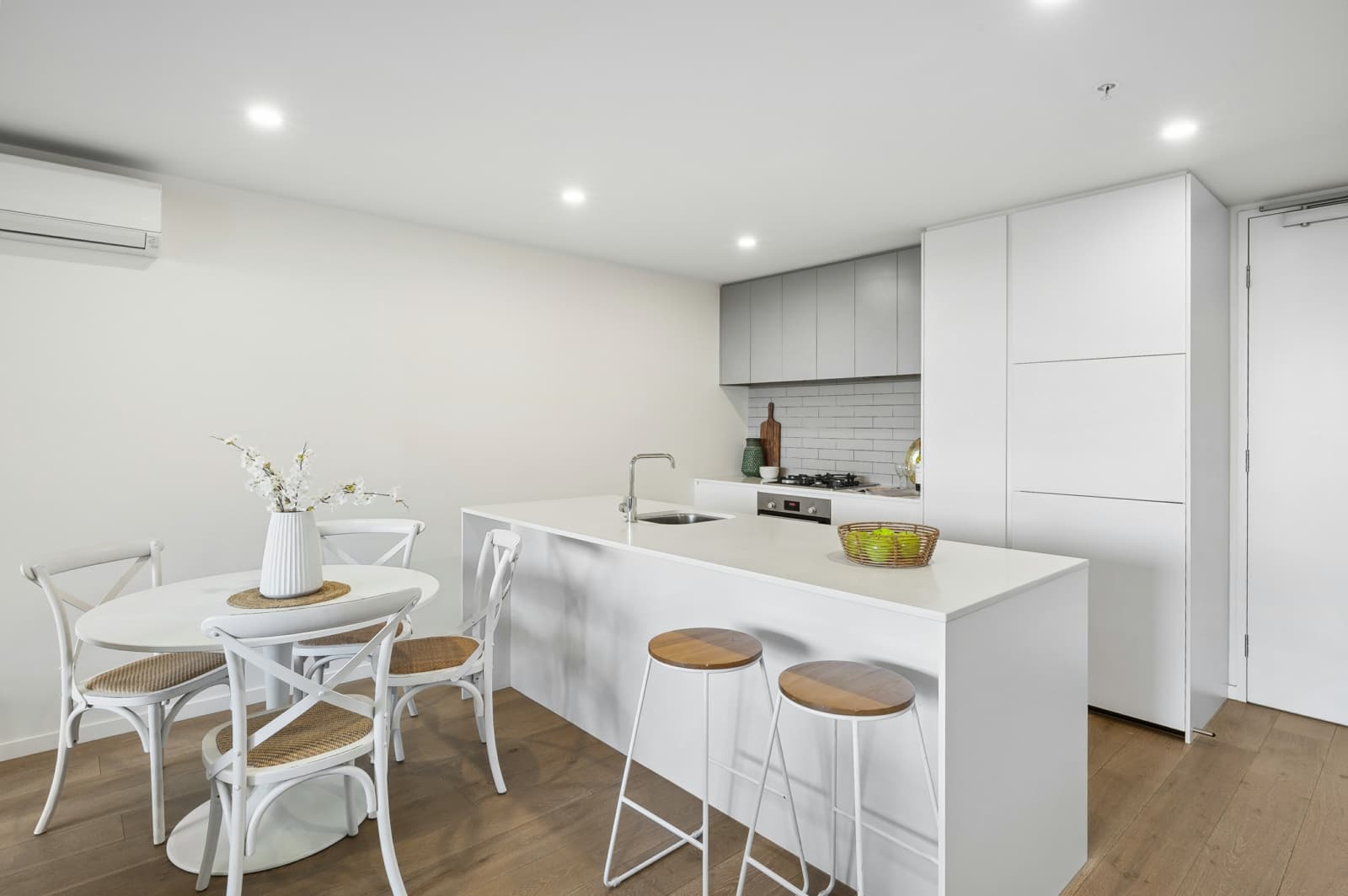 301/148 Bellerine Street,Geelong, Geelong - Thumbnail 2