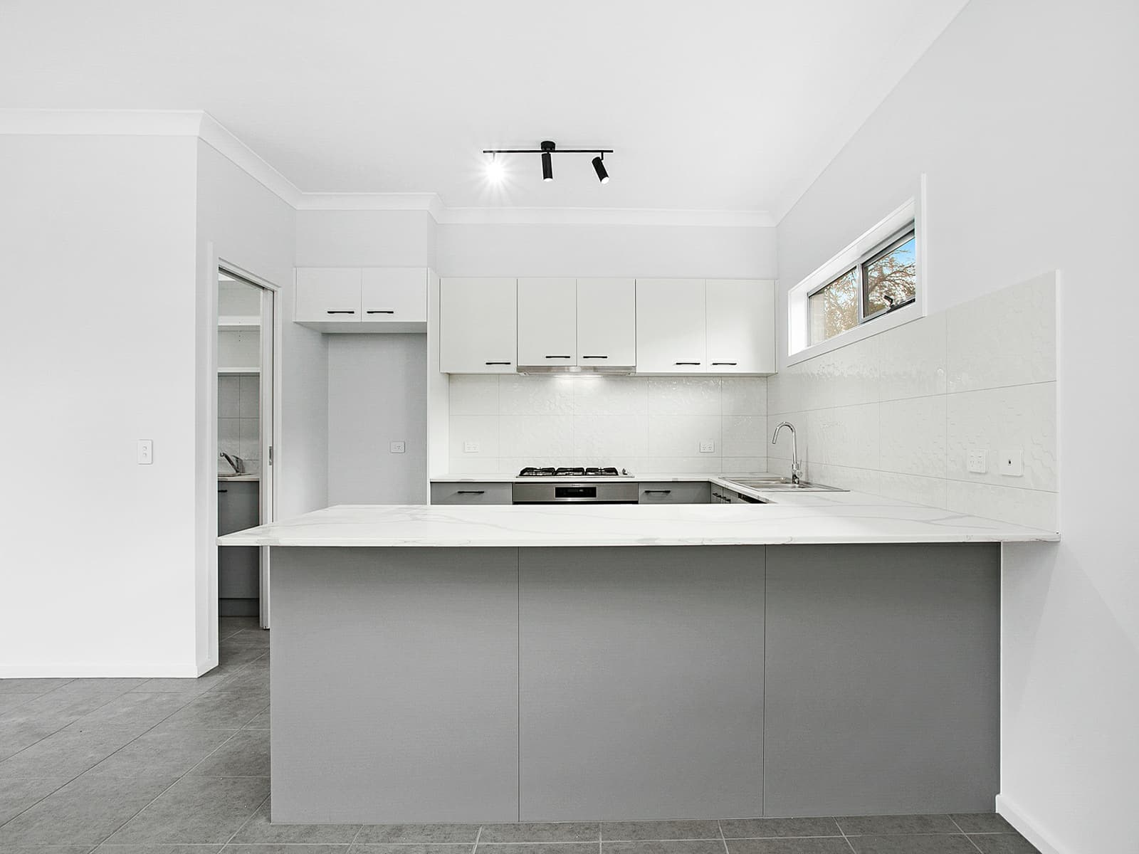 3/7 Toyne Avenue,Hamlyn Heights, Hamlyn Heights - Thumbnail 2