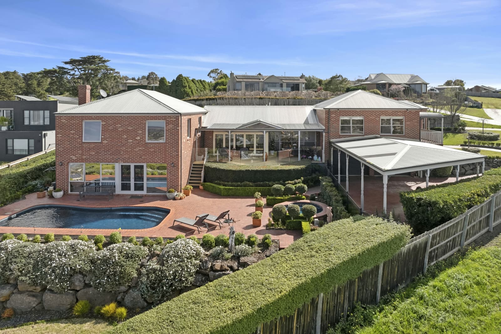 9 Trafalgar Square,Wandana Heights, Wandana Heights - Image 1