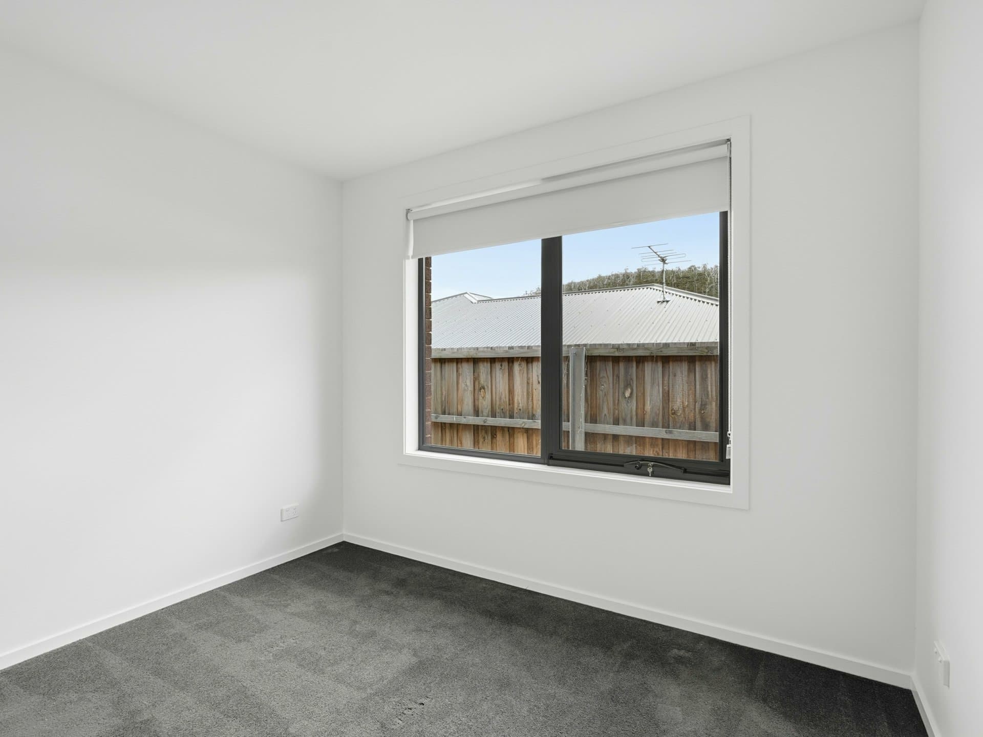 Villa 2/4 Pauls Road, Lindisfarne, Lindisfarne - Thumbnail 8