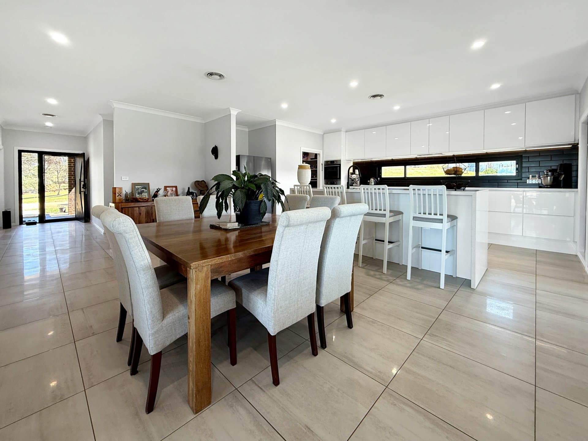 120 Commons Road, Young, Young - Thumbnail 6