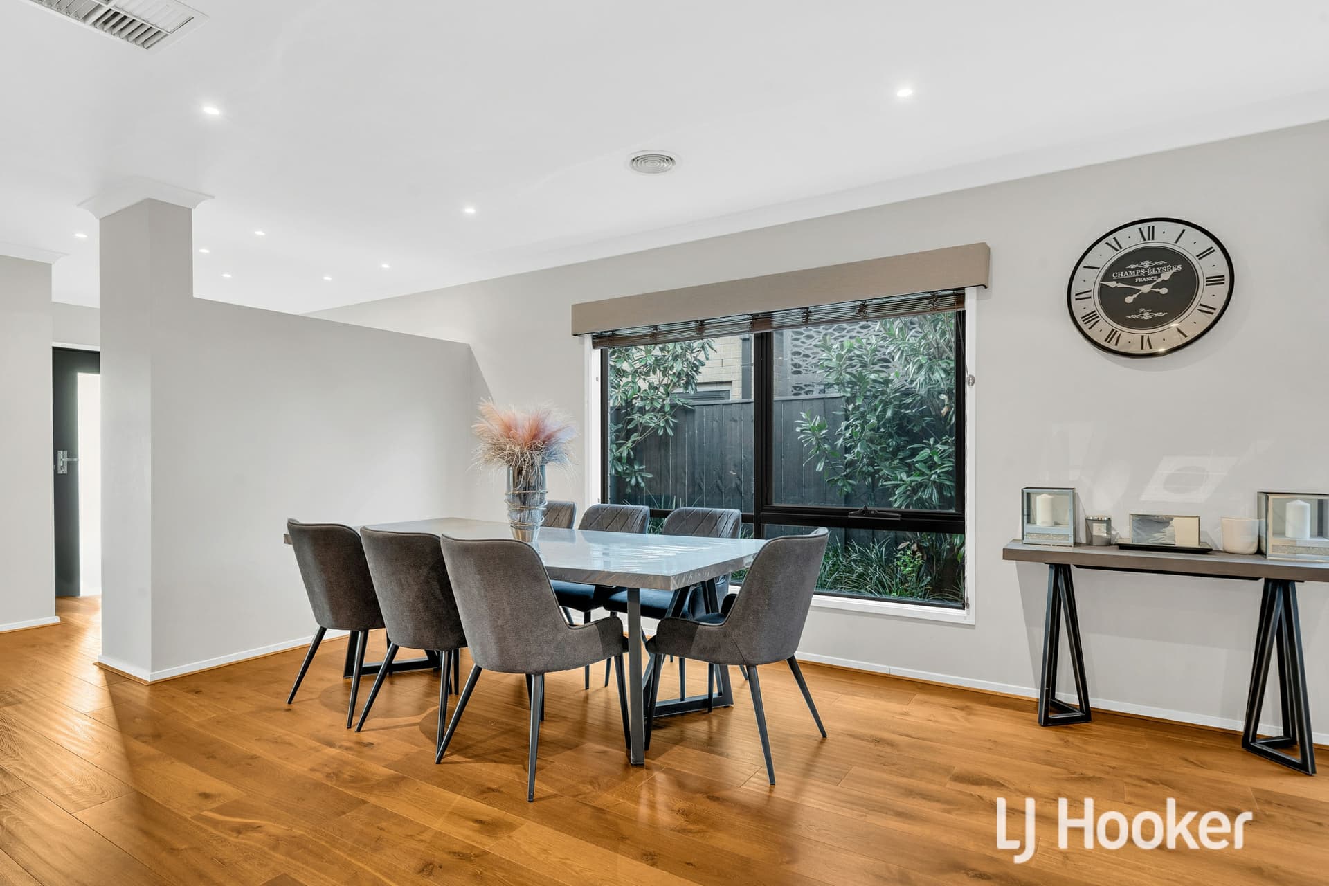 10 Moxham Drive, Clyde North, Clyde North - Thumbnail 2