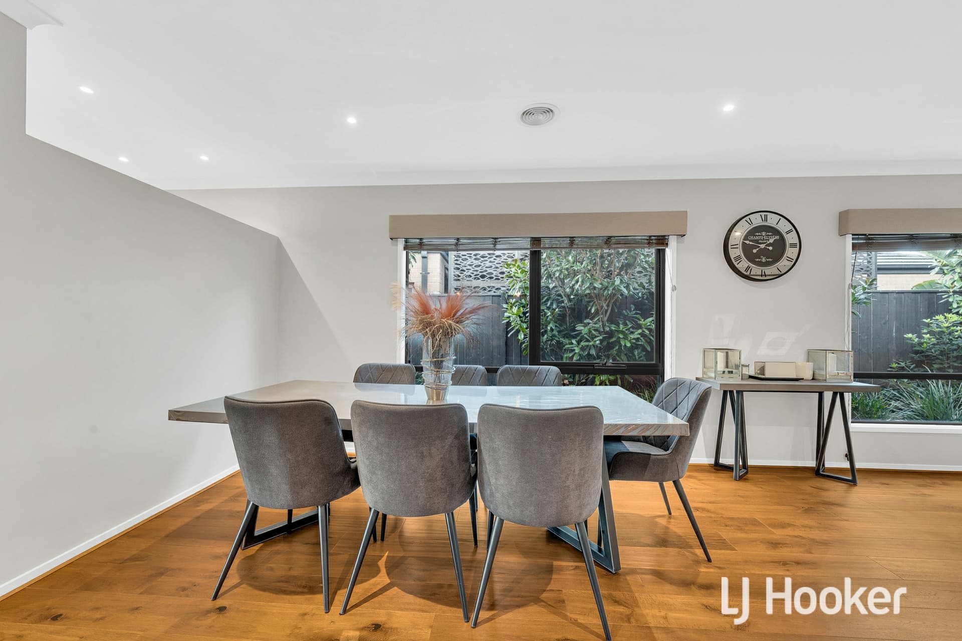 10 Moxham Drive, Clyde North, Clyde North - Thumbnail 3