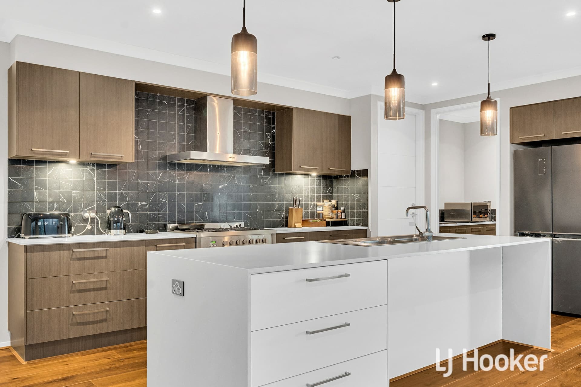 10 Moxham Drive, Clyde North, Clyde North - Thumbnail 6