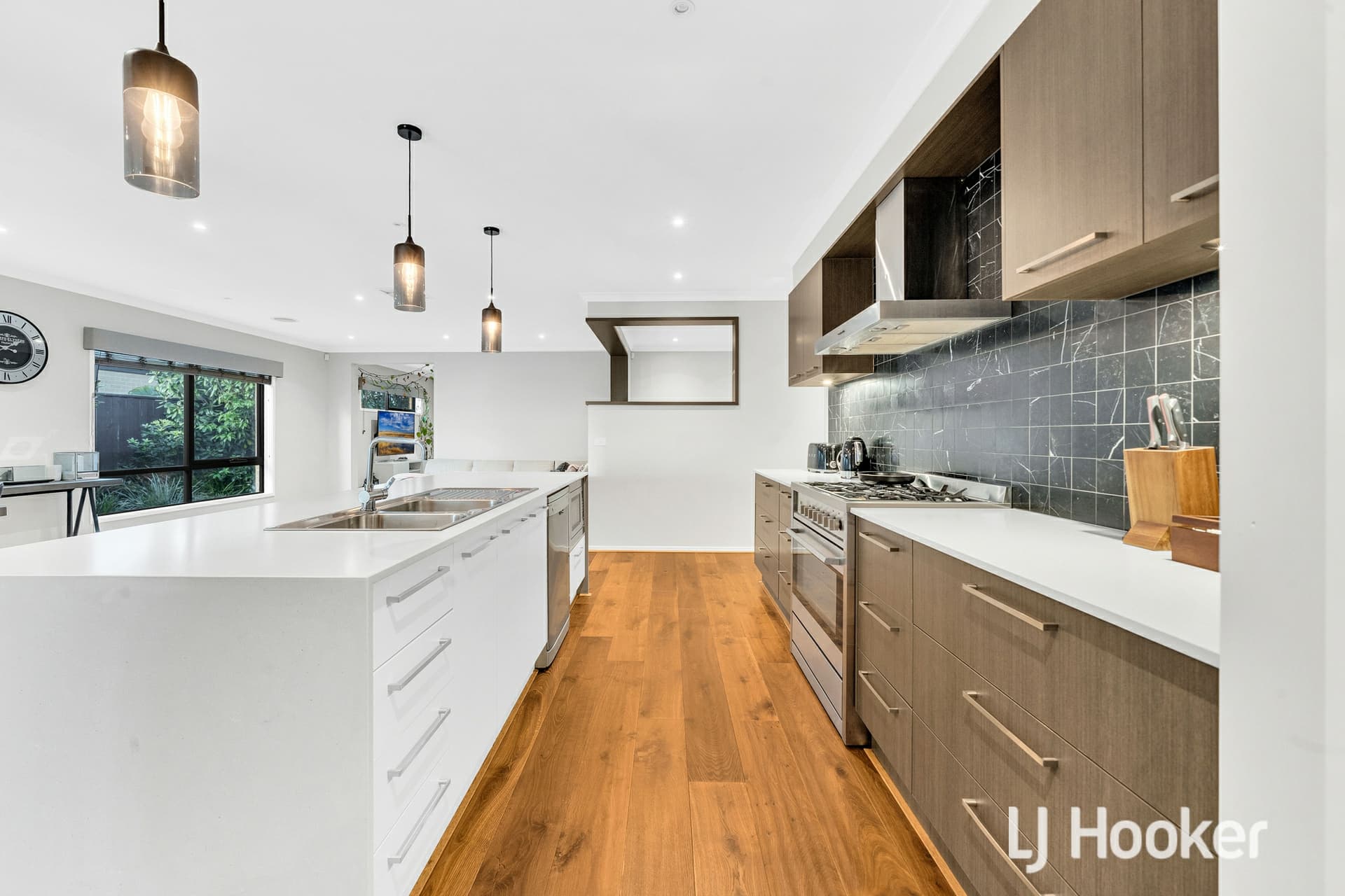 10 Moxham Drive, Clyde North, Clyde North - Thumbnail 8