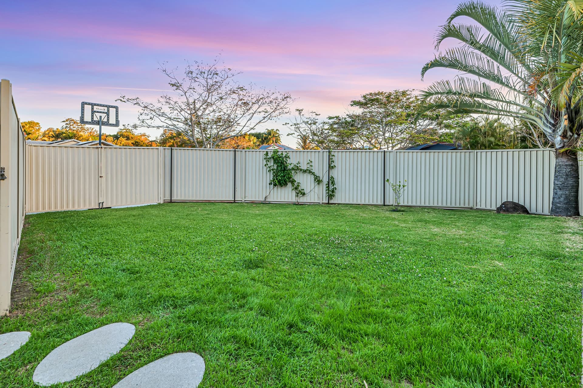 33 Lochinvar Court, Ashmore, Ashmore - Thumbnail 7