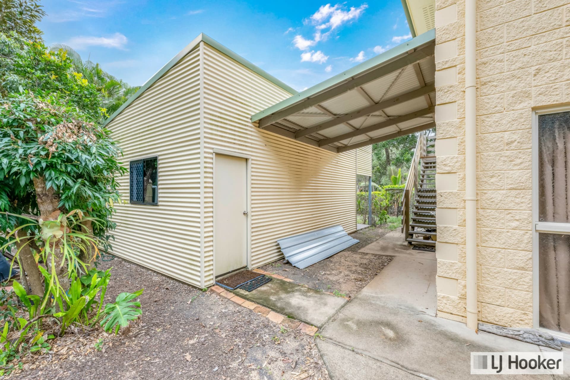 218 Sylvan Drive, Moore Park Beach, Moore Park Beach - Thumbnail 4