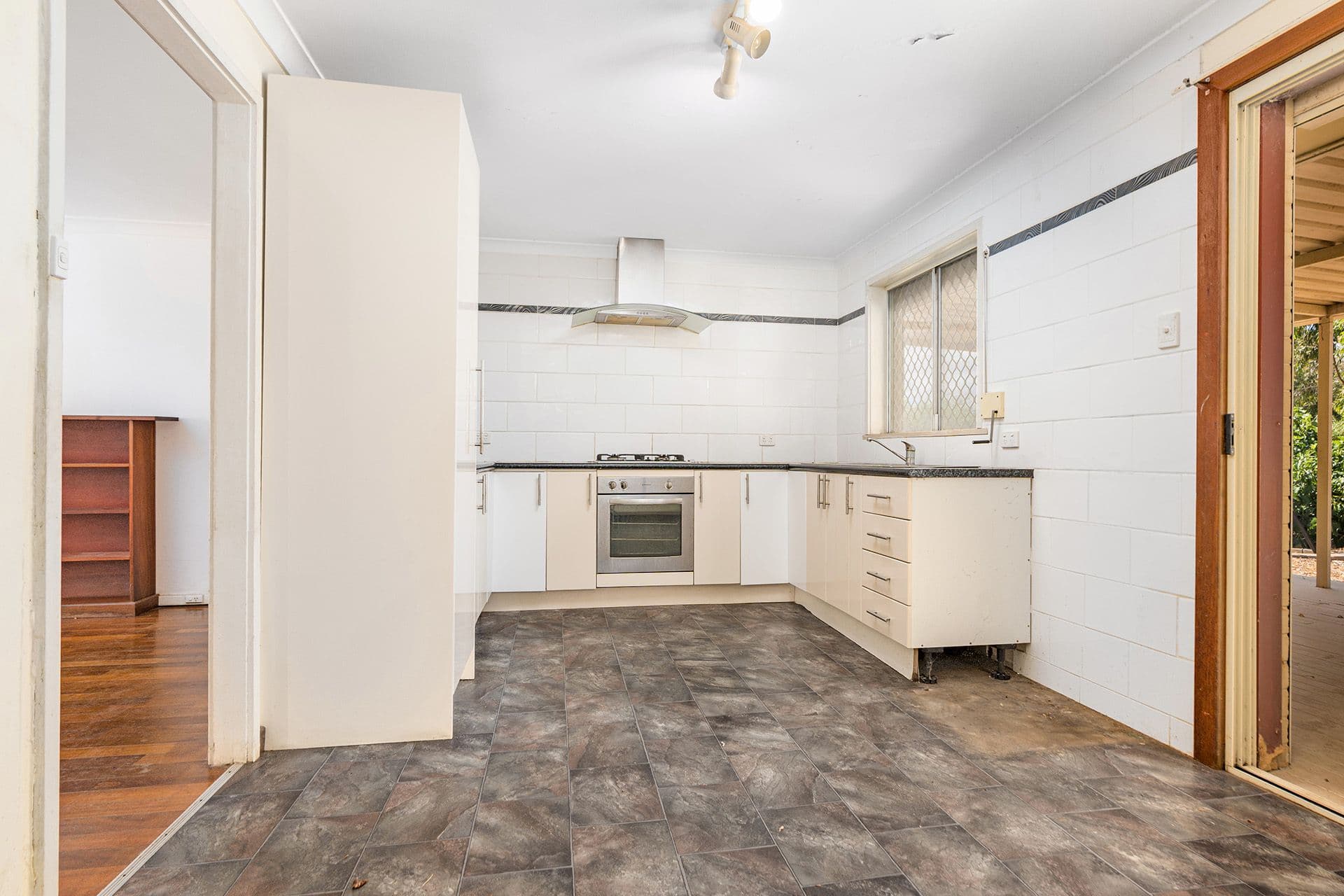 71 Kenny Crescent, Rangeway WA 6530, Rangeway - Thumbnail 5
