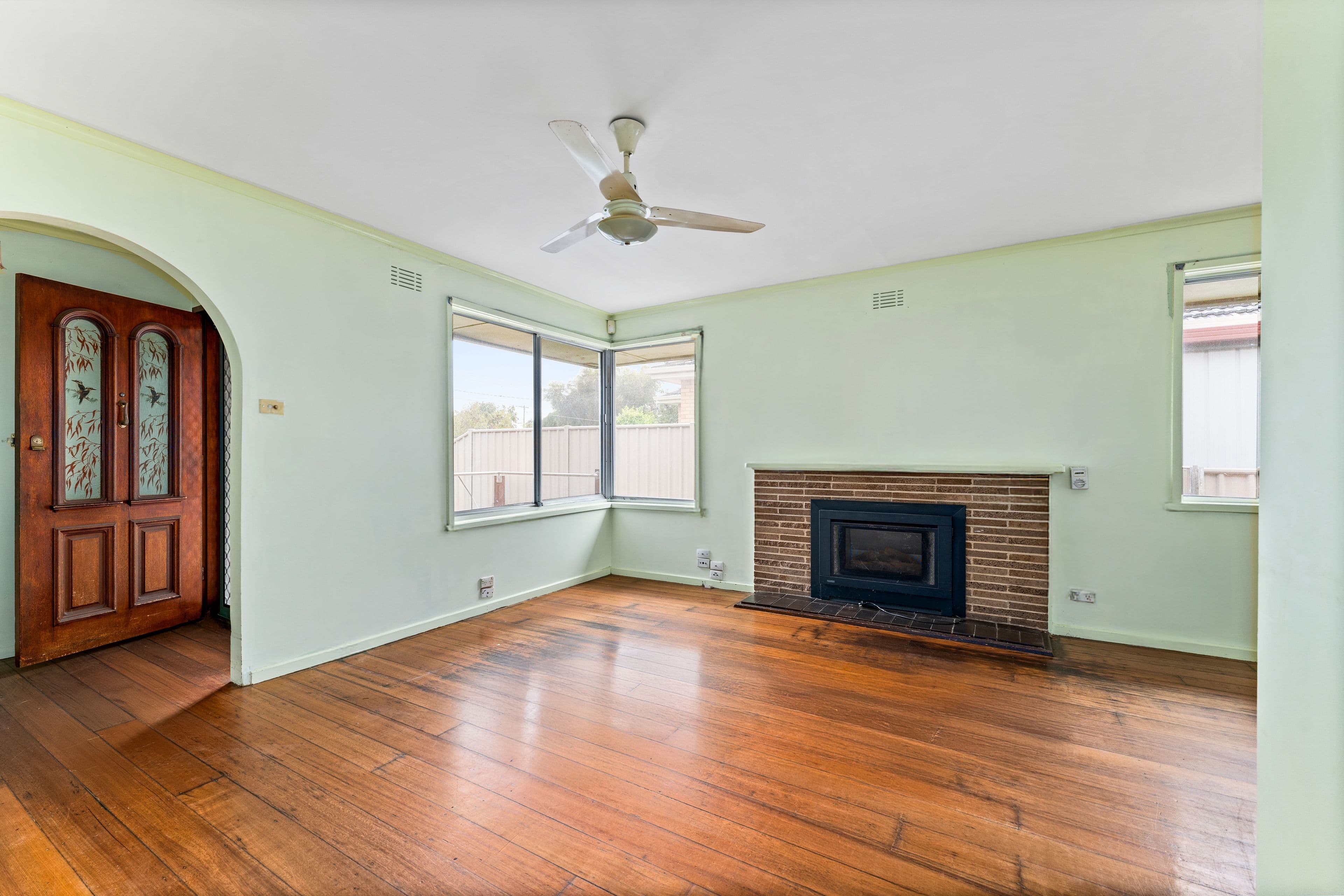 31 Cameron Avenue, Altona Meadows VIC 3028, Altona Meadows - Thumbnail 3