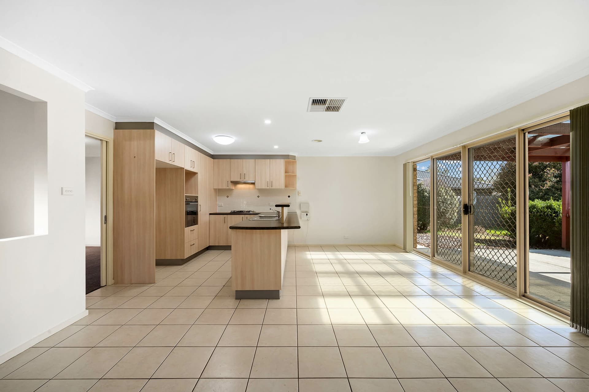 4 Waghorn Street, Gungahlin, Gungahlin - Thumbnail 4