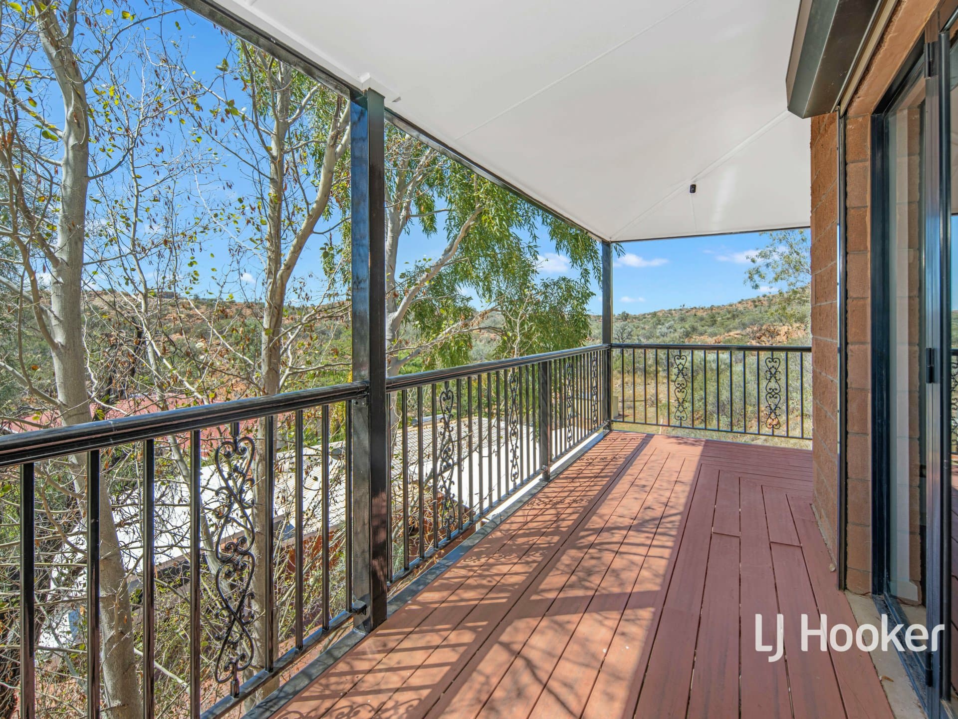 5 Range Crescent, Desert Springs, Desert Springs - Thumbnail 2