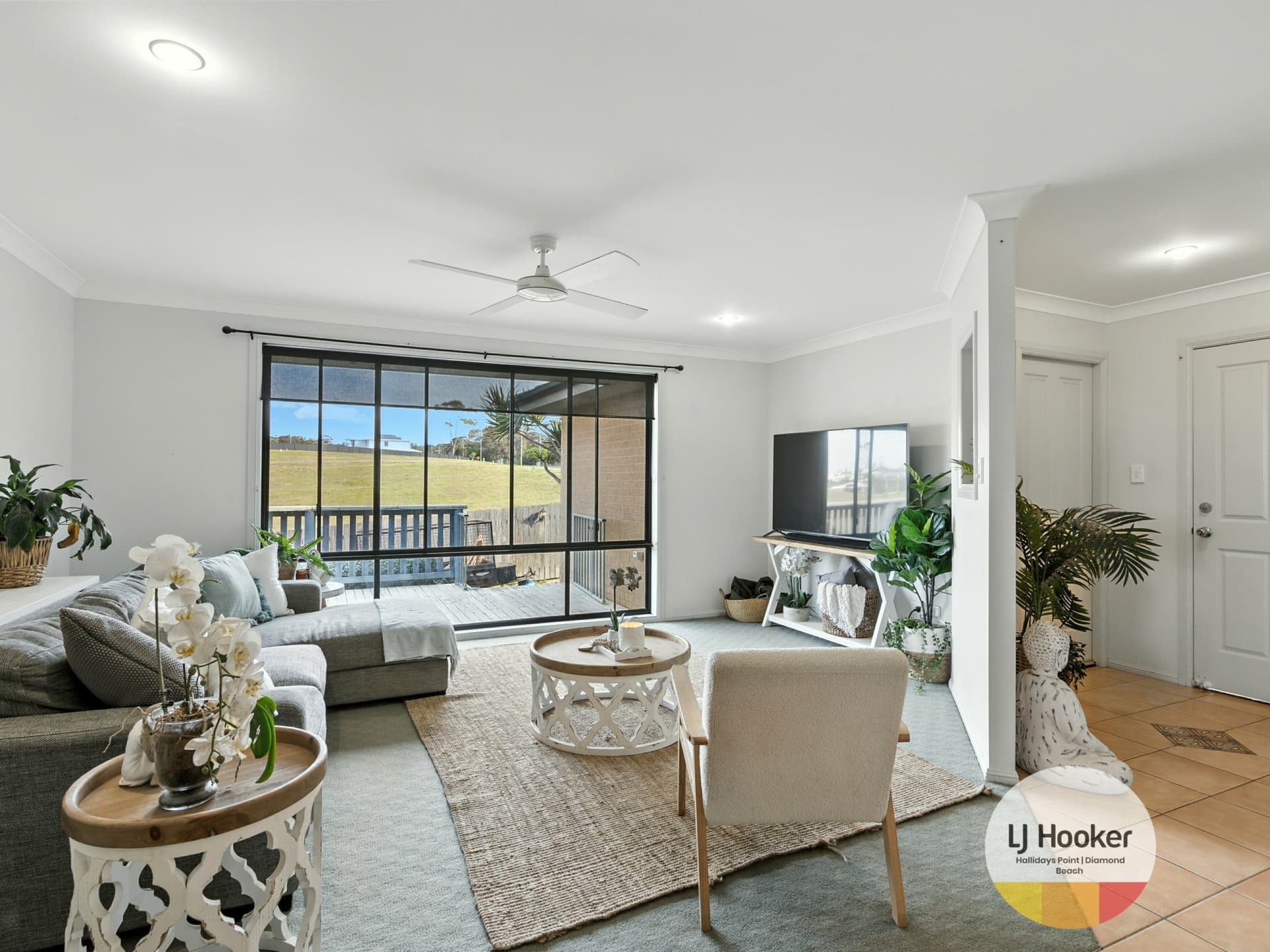 230 Diamond Beach Road, Diamond Beach, Diamond Beach - Thumbnail 2