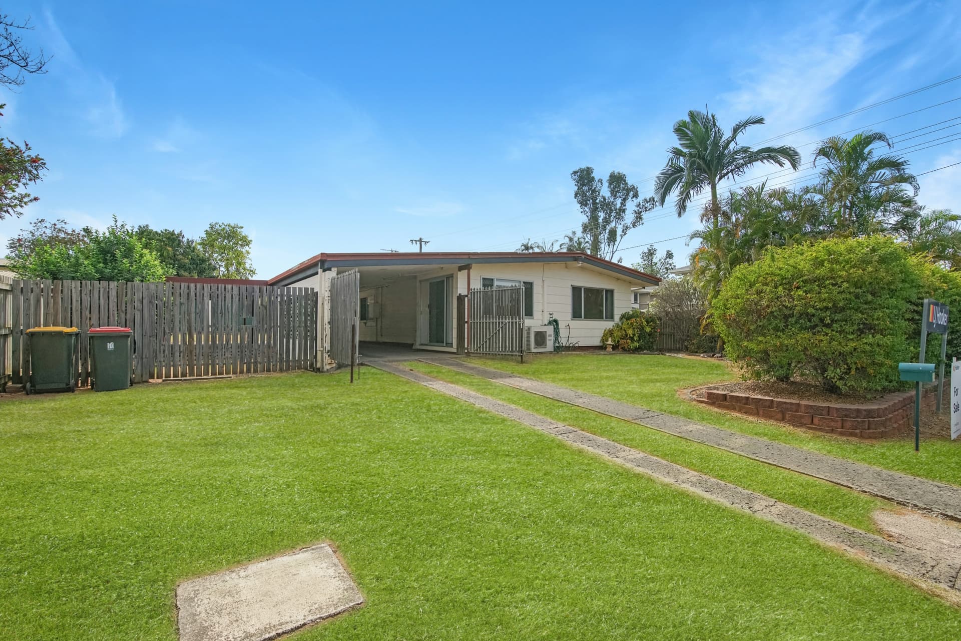 24 Mackay Street, Moranbah, Moranbah - Thumbnail 2