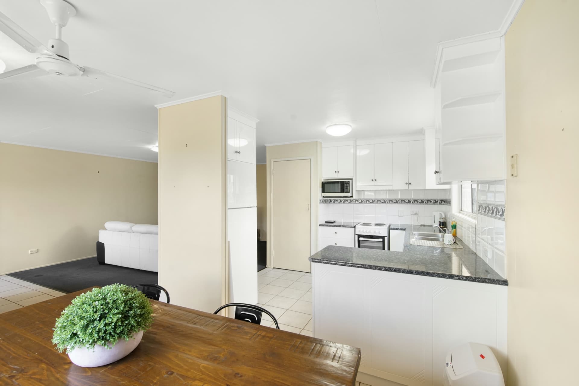 24 Mackay Street, Moranbah, Moranbah - Thumbnail 3