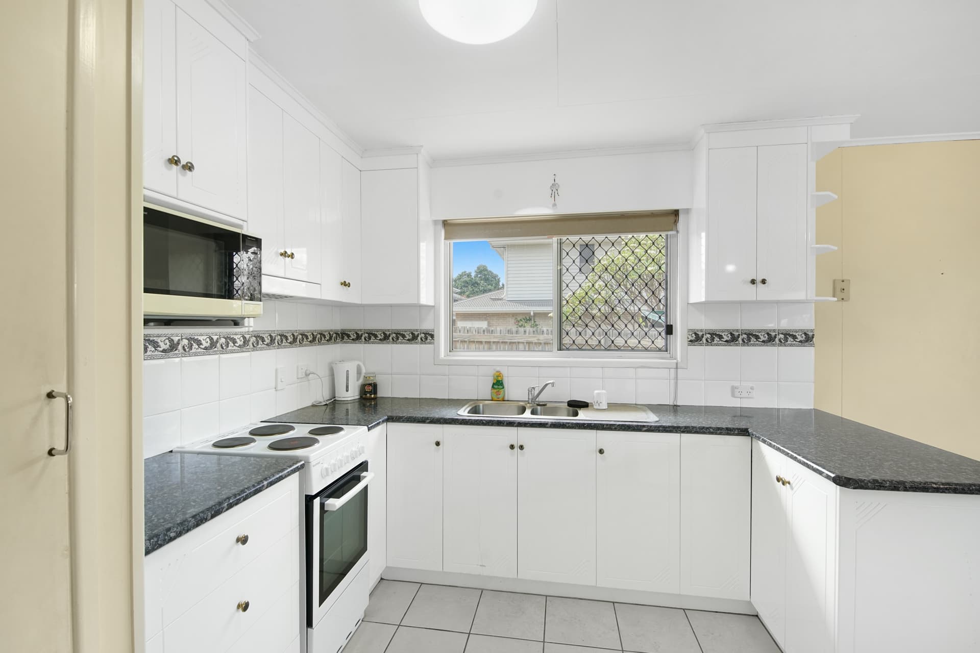 24 Mackay Street, Moranbah, Moranbah - Thumbnail 4