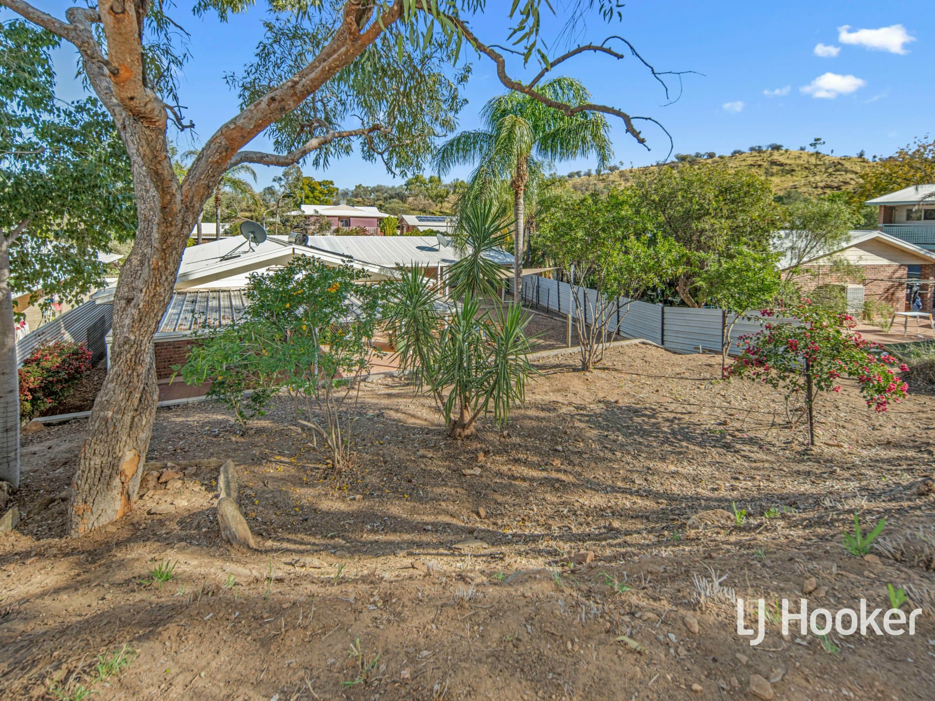 16 Gilbert Place, Larapinta, Larapinta - Image 1