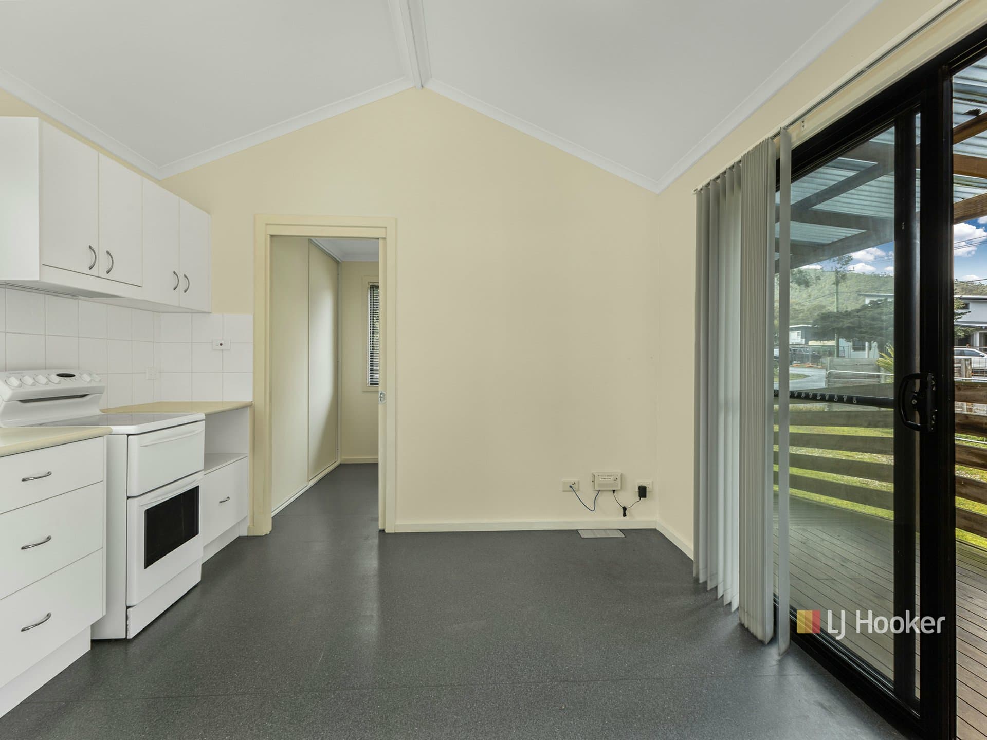 30 Elfrida Avenue, Sisters Beach, Sisters Beach - Thumbnail 6