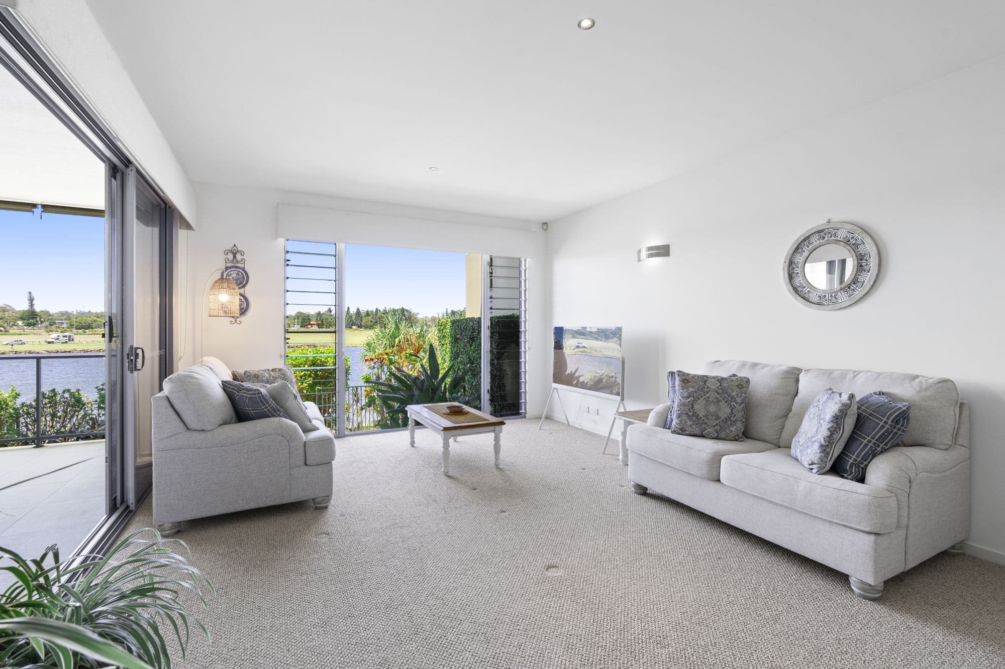 5055 Emerald Island Drive, Carrara QLD 4211, Carrara - Thumbnail 3