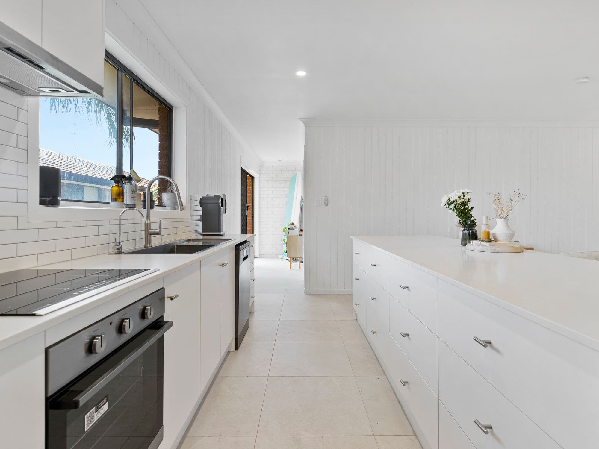 3 Jodie Court, Mermaid Waters QLD 4218, Mermaid Waters - Thumbnail 3