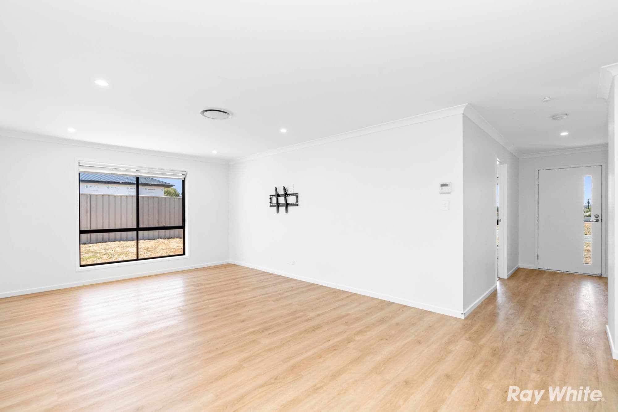85 Devlin Street, Coolamon NSW 2701, Coolamon - Thumbnail 2