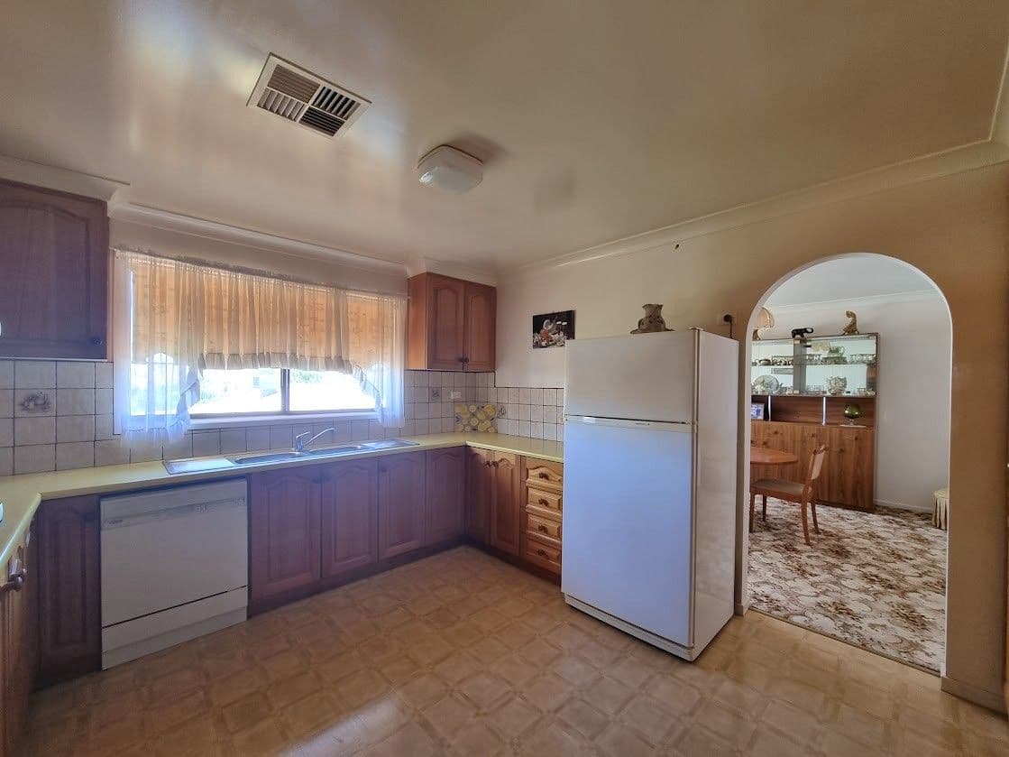 110 Hanley Street, Gundagai NSW 2722, Gundagai - Thumbnail 4