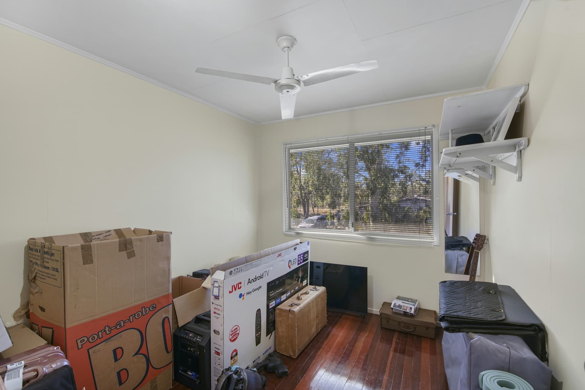 2 Spring Crescent, Dysart, Dysart - Thumbnail 8
