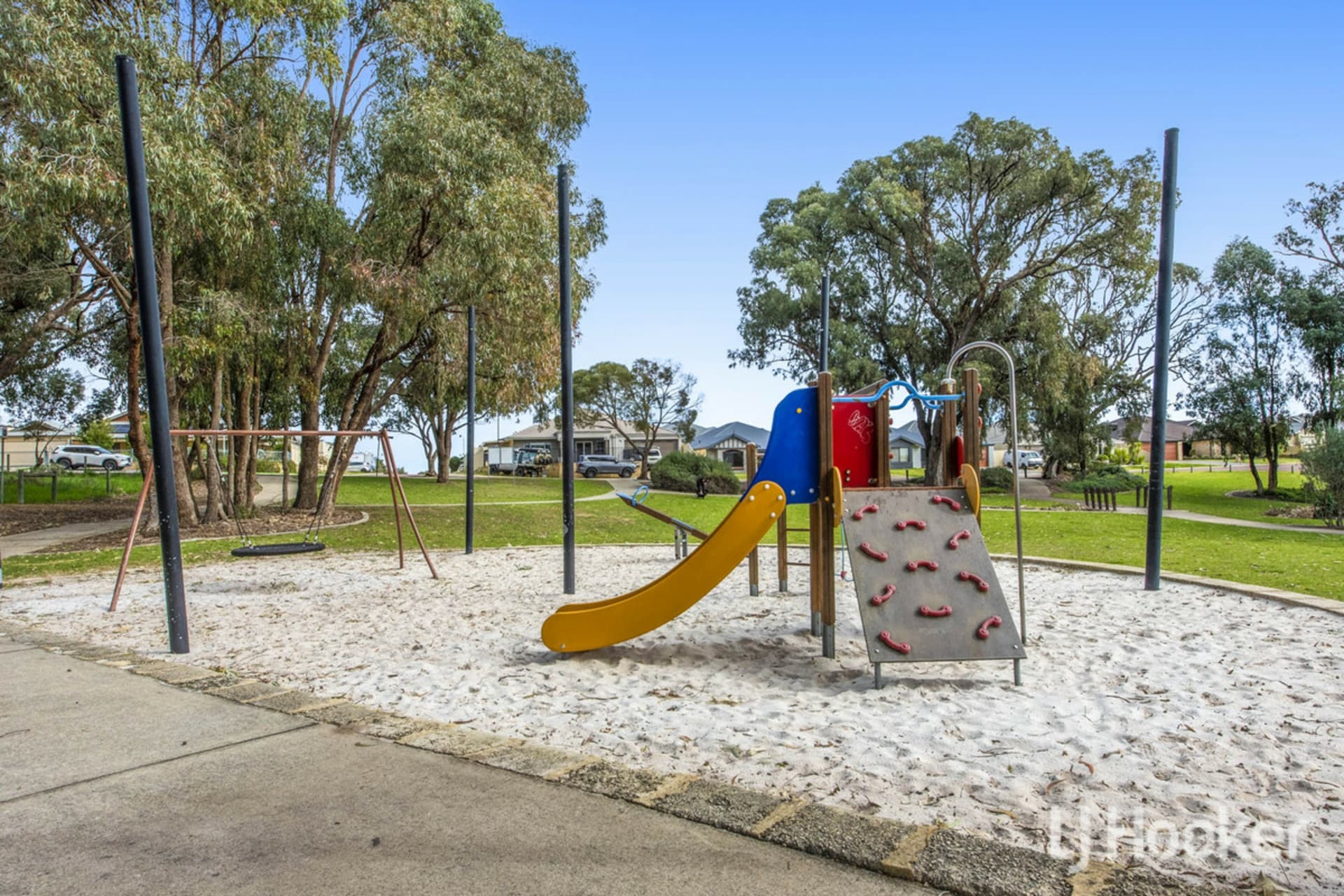 7 Adela Bend, Lakelands, Lakelands - Image 1