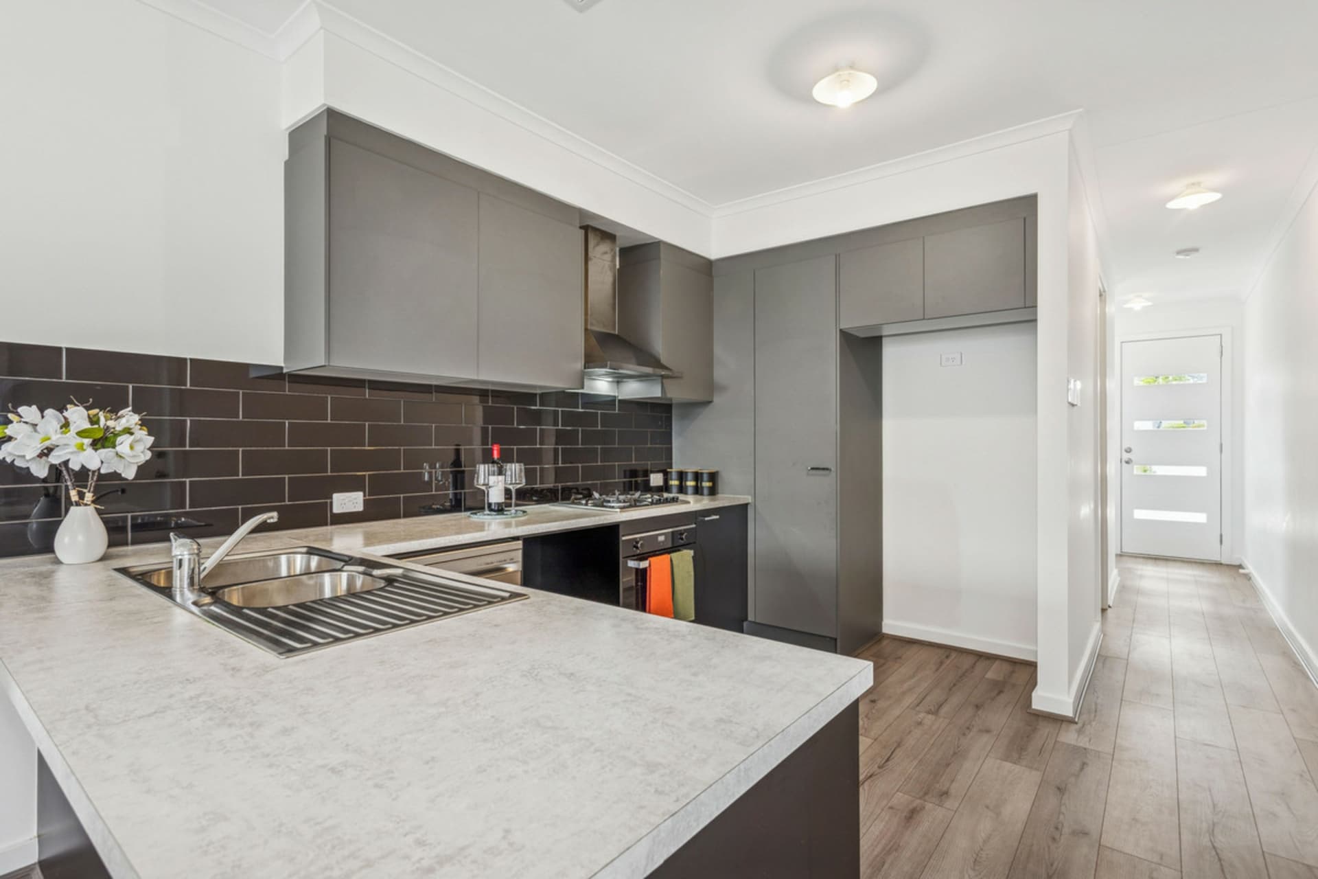 1/6 Britten Avenue, Modbury, Modbury - Thumbnail 3