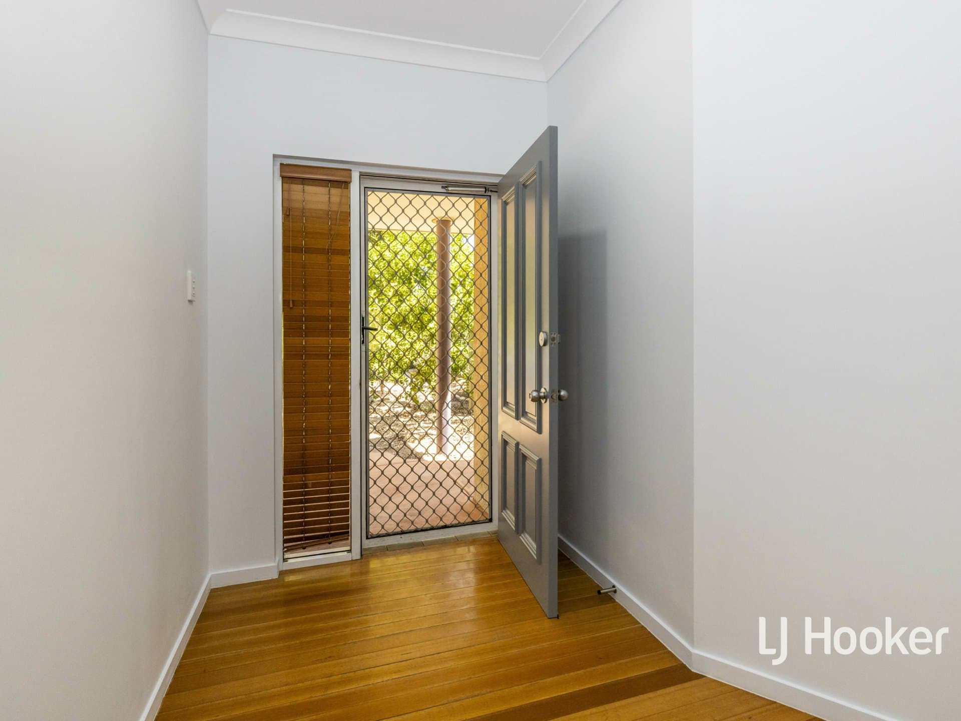 6 Reus Court, East Side, East Side - Thumbnail 6