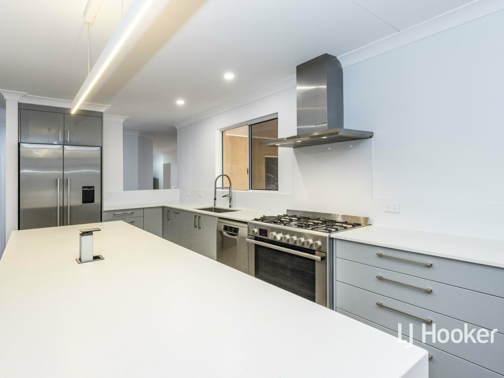 6 Reus Court, East Side, East Side - Thumbnail 8