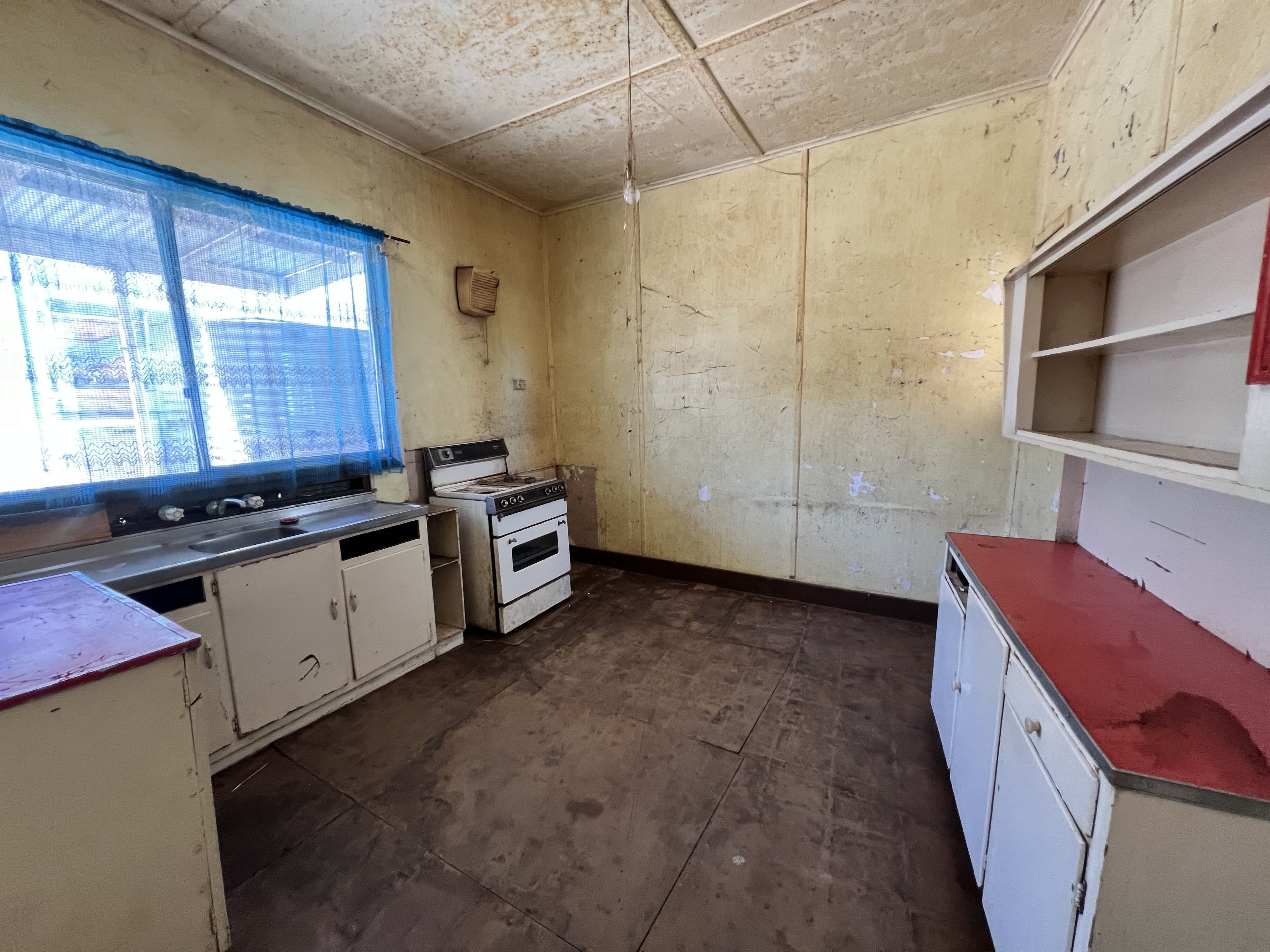 94 Wolfram Street, Broken Hill NSW 2880, Broken Hill - Thumbnail 2