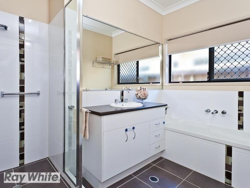 7 Rawlins Crescent, North Lakes QLD 4509, North Lakes - Thumbnail 5