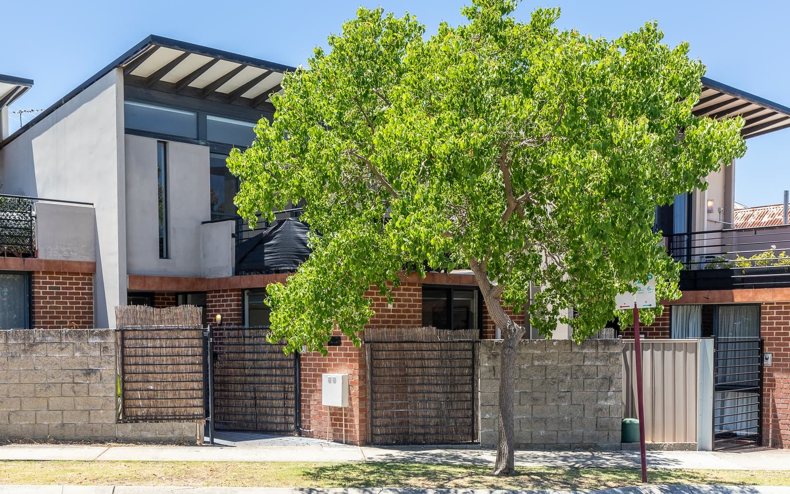 104 Scarborough Beach Road, Mount Hawthorn - Thumbnail 2