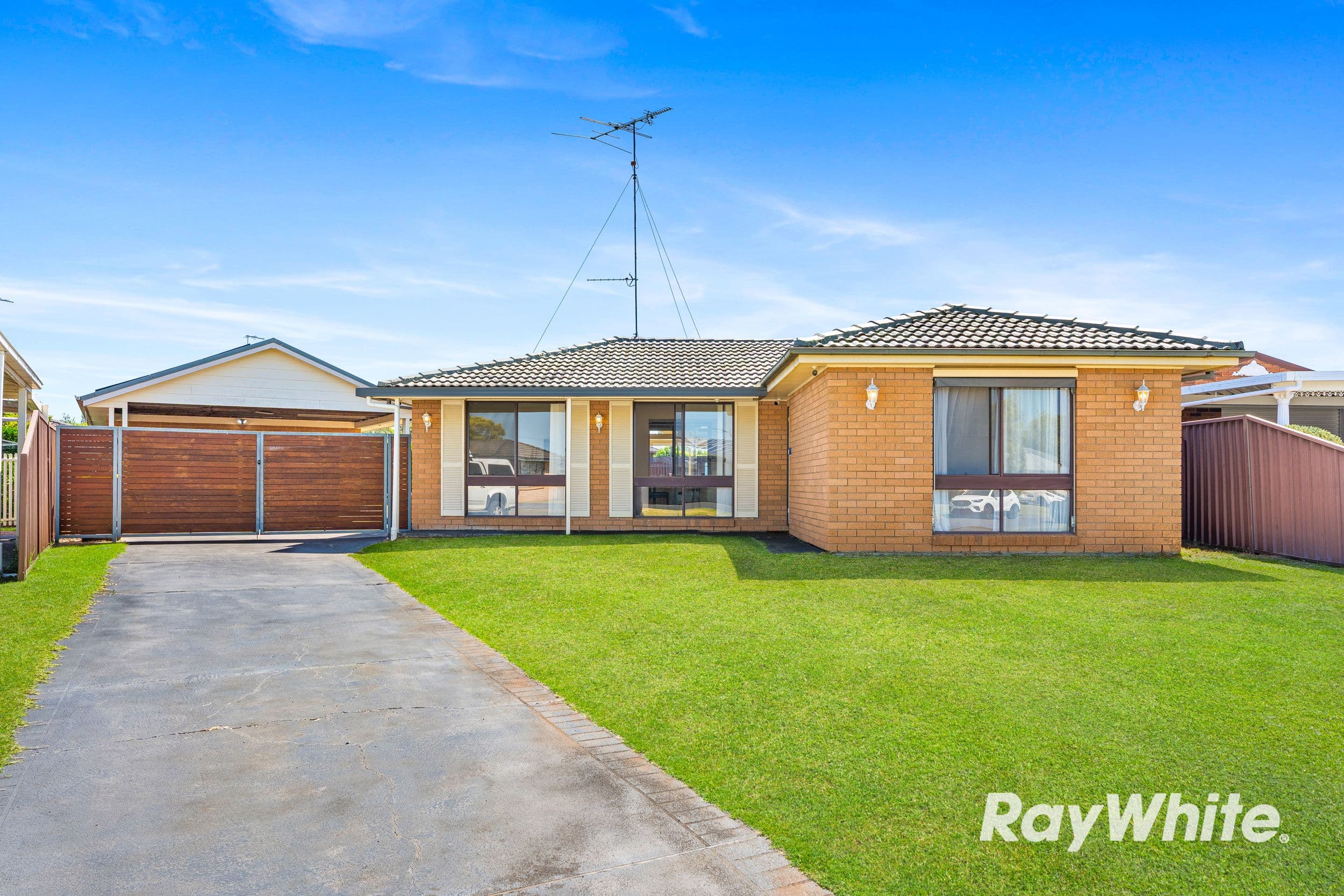 11 Maroni Place, St Clair NSW 2759, St Clair - Image 1