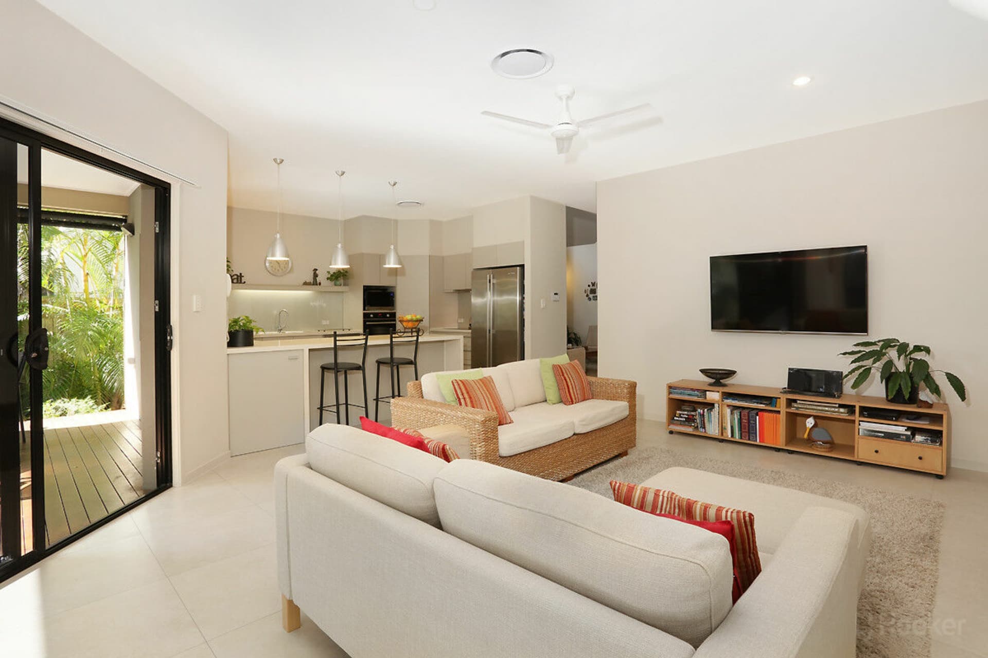 15 Nankeen Avenue, Paradise Point, Paradise Point - Thumbnail 7