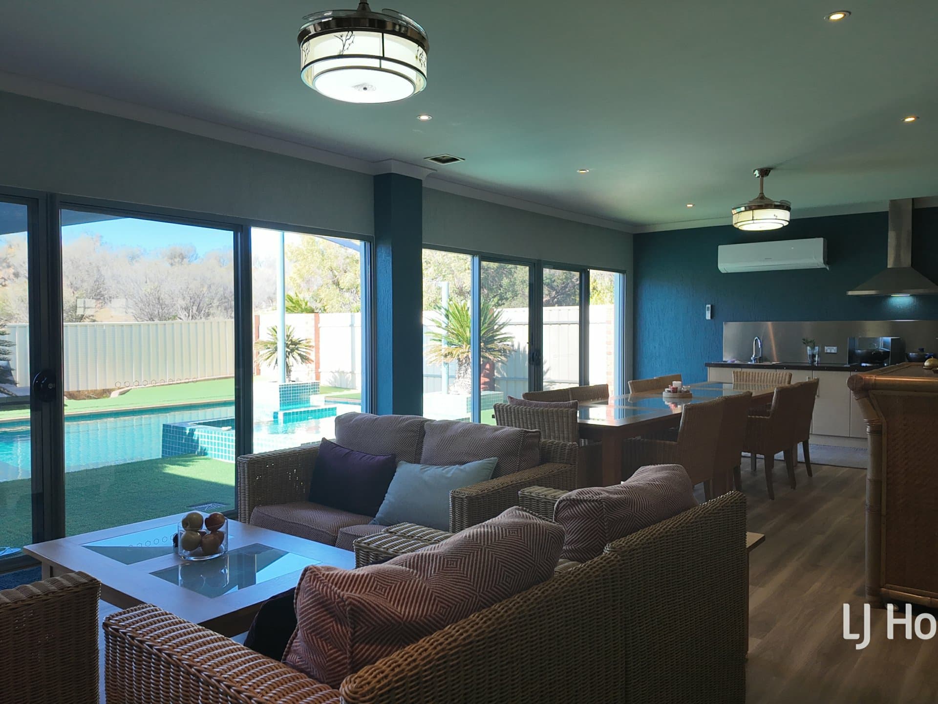 134 Cromwell Drive, Desert Springs, Desert Springs - Thumbnail 2
