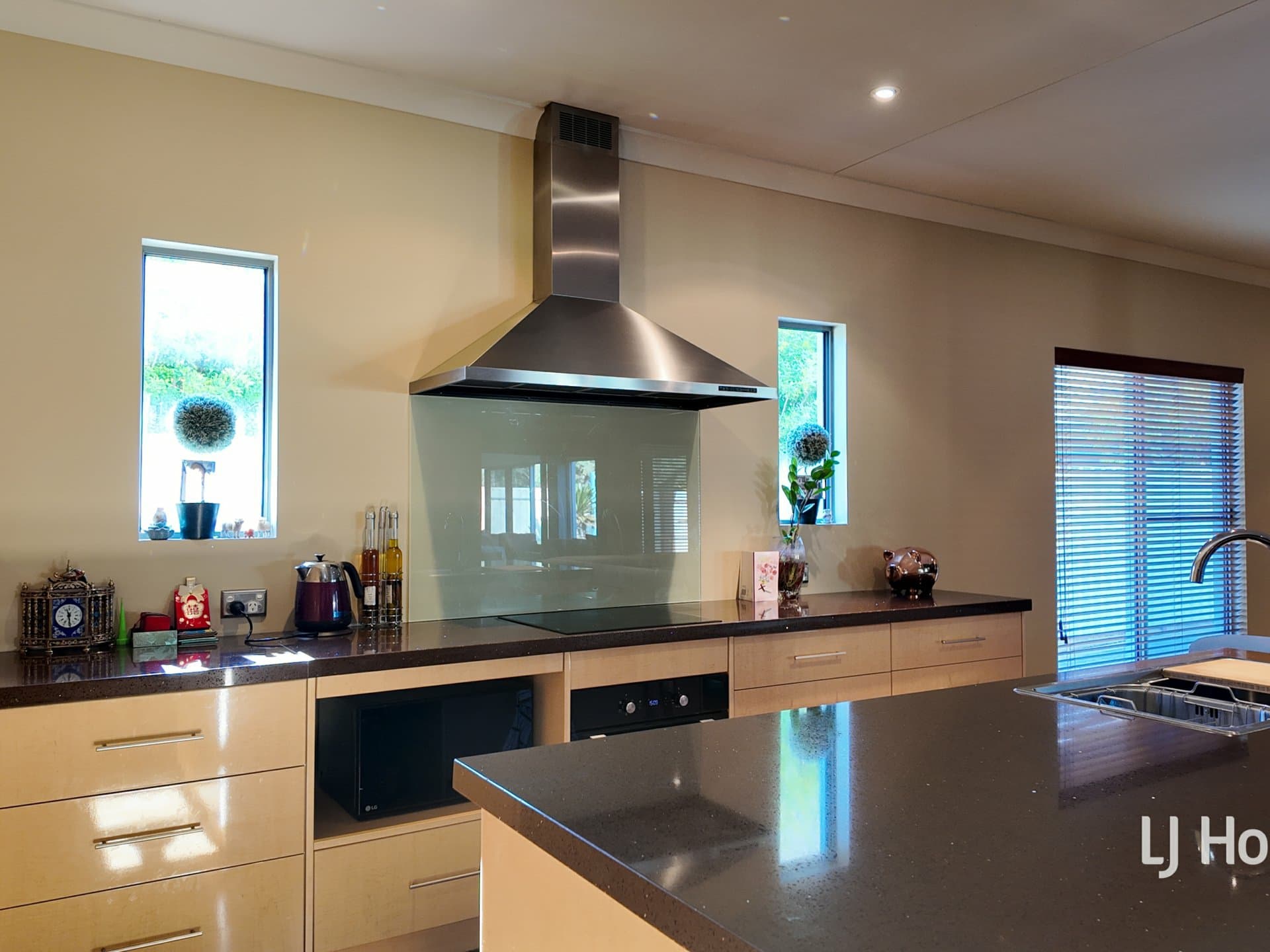 134 Cromwell Drive, Desert Springs, Desert Springs - Thumbnail 4