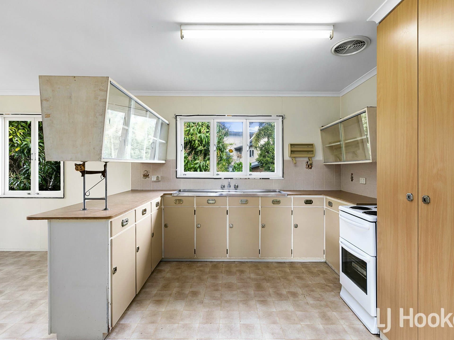 317 Boat Harbour Drive, Scarness, Scarness - Thumbnail 7