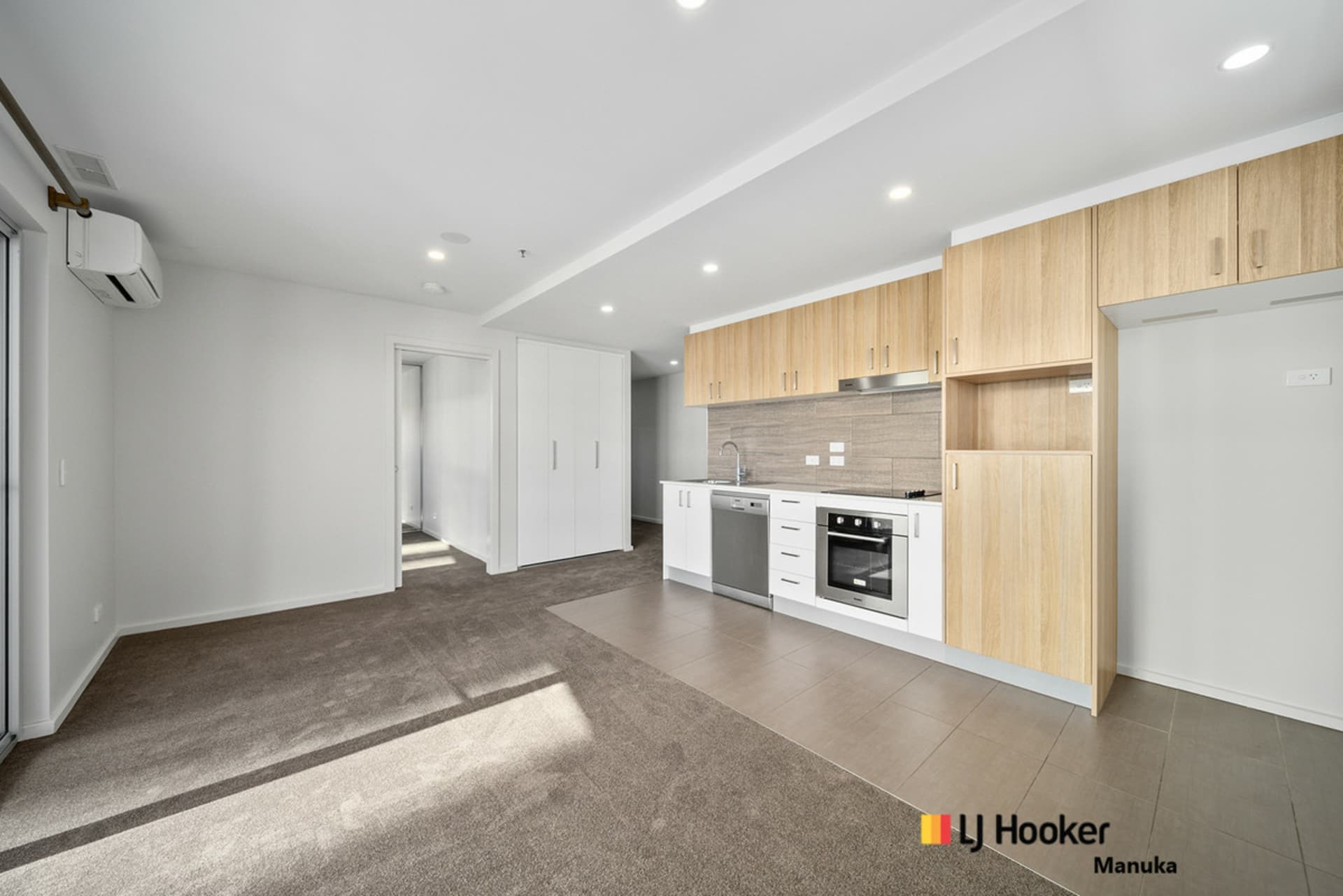 212/325 Anketell Street, Greenway, Greenway - Thumbnail 2