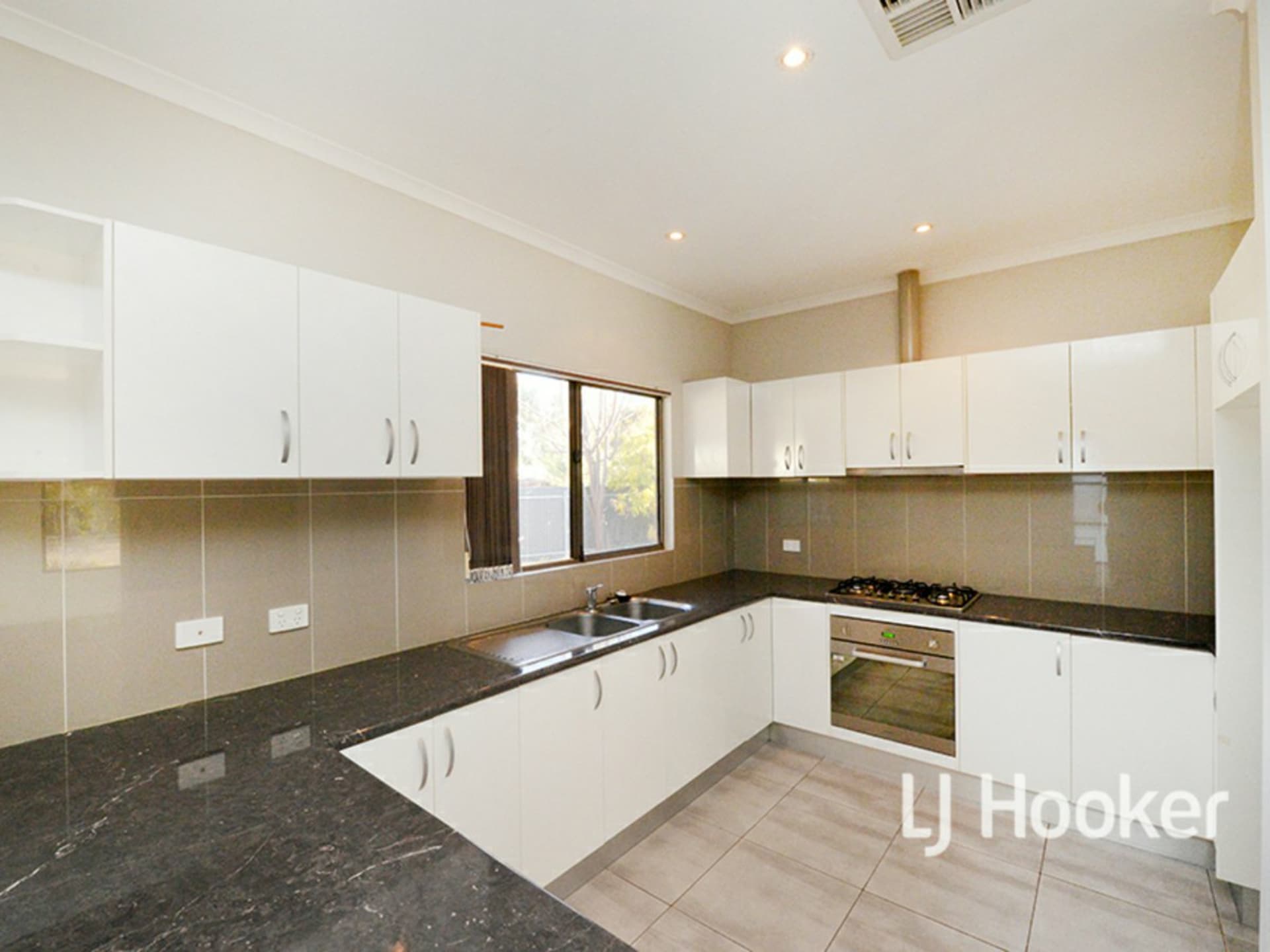 4 Wedelia Place, Stuart, Stuart - Thumbnail 2