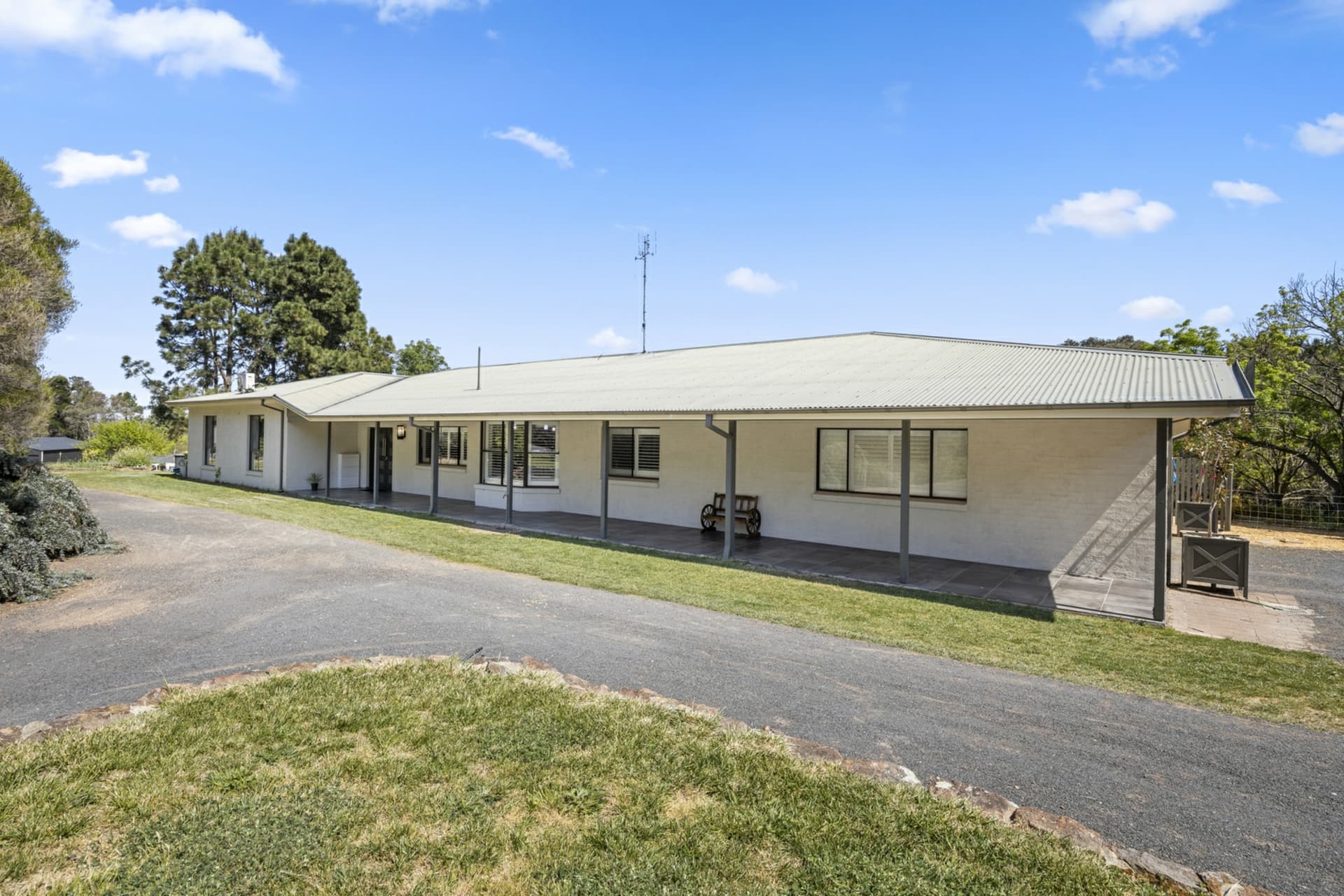 1 Shearsby Crescent, Yass, Yass - Thumbnail 3