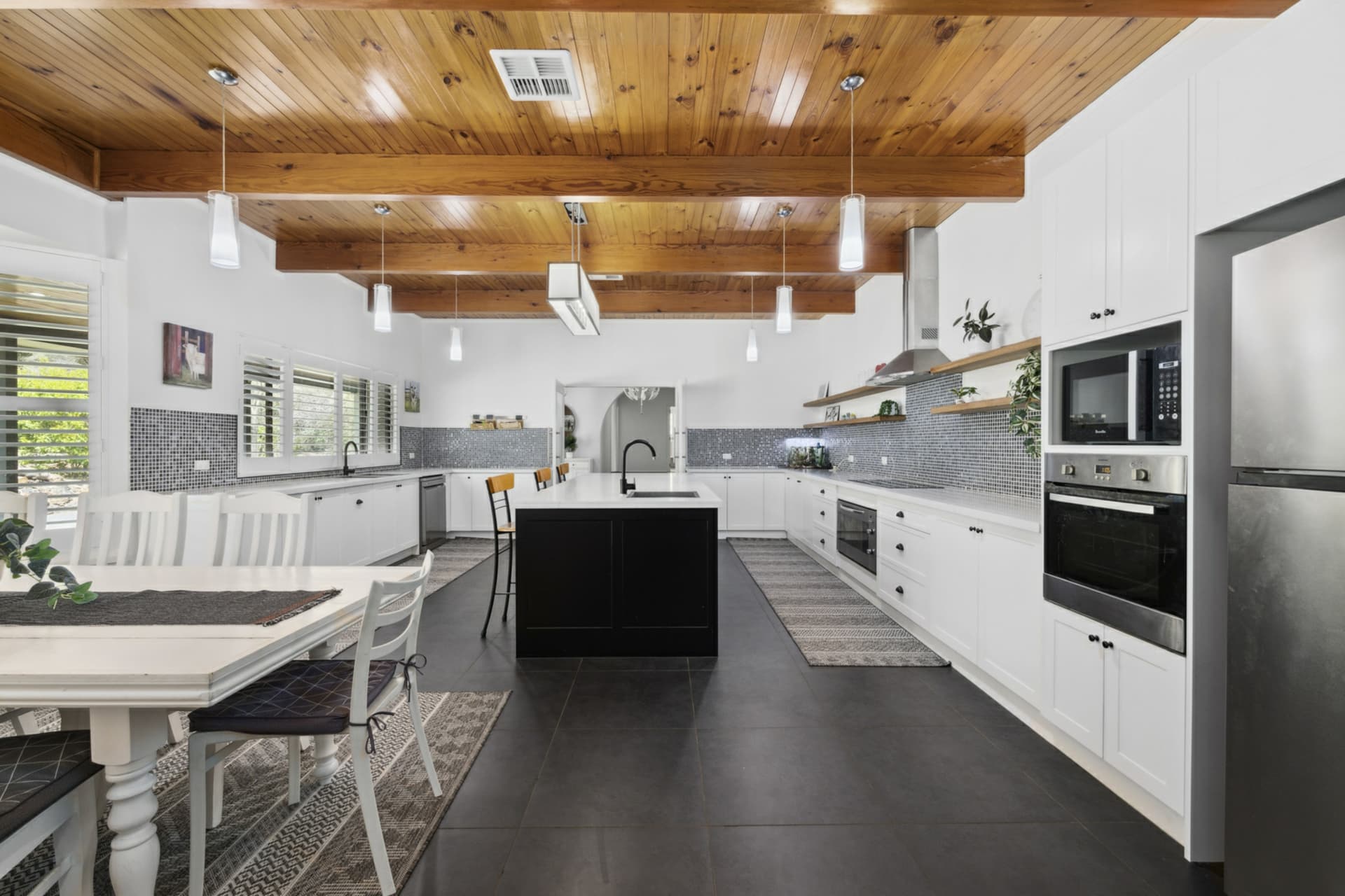 1 Shearsby Crescent, Yass, Yass - Thumbnail 5