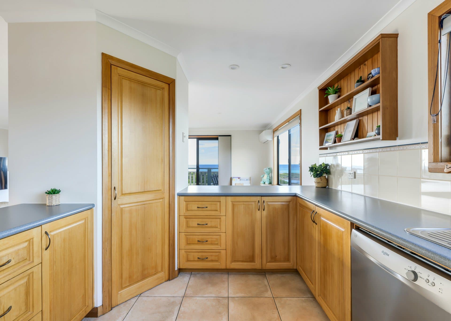 124 Scamander Avenue, Scamander, Scamander - Thumbnail 5