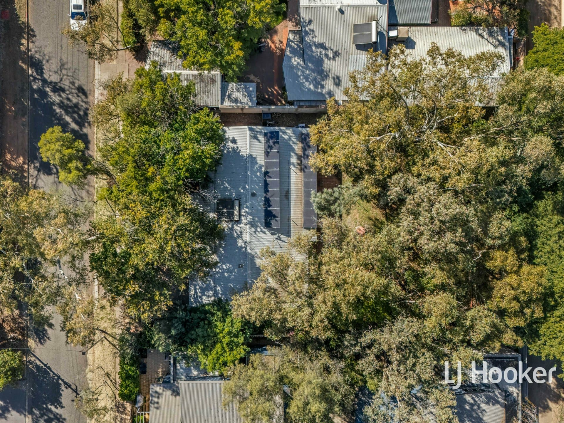 4 Giles Street, East Side, East Side - Image 1