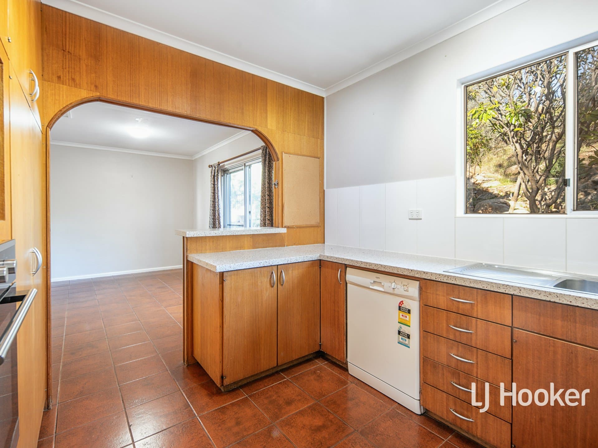 131 Woods Terrace, Braitling, Braitling - Thumbnail 7